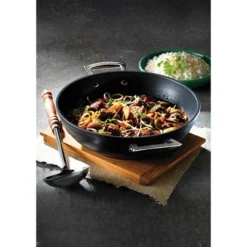 Le Creuset Sauteuse Provençale Et Couvercle Les Forgées 30 Cm -Pas Cher Cuire Joie Magasin 13215 2 3 Sauteuse provencale et couvercle Les Forgees 30 cm Le Creuset