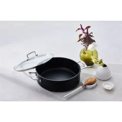 Le Creuset Sauteuse Rondeau Anti-adhérente Les Forgées 30 Cm Et Couvercle En Verre 7 Le Creuset Sauteuse Rondeau Anti-adhérente Les Forgées 30 Cm Et Couvercle En Verre -Pas Cher Cuire Joie Magasin 133010 3 1 Sauteuse rondeau anti adherente Les Forgees 30 cm et couvercle en verre Le Creuset