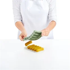 Lekue Moule Silicone 6 Saucisses Végétales Veggie Sausage Vert -Pas Cher Cuire Joie Magasin 150008 4 1 Moule silicone 6 saucisses vegetales Veggie sausage vert Lekue