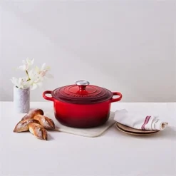 Le Creuset Cocotte Fonte Rond 26 Cm Cerise -Pas Cher Cuire Joie Magasin 213184 4 3 Cocotte fonte rond 26 cm cerise Le Creuset