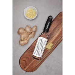 Microplane Râpe à Fromage à Gros Grains Gourmet Noire -Pas Cher Cuire Joie Magasin 478012 2 1 Rape a fromage a gros grains Gourmet noire Microplane