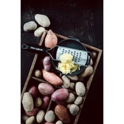 Microplane Râpe à Fromage Extra Grossier Gourmet Noire -Pas Cher Cuire Joie Magasin 478015 4 1 Rape a fromage Extra grossier Gourmet noire Microplane