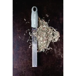 Microplane Zesteur Premium Classic Râpe Vert Sauge 6 Microplane Zesteur Premium Classic Râpe Vert Sauge -Pas Cher Cuire Joie Magasin 478030 2 1 Zesteur Premium Classic rape vert sauge Microplane