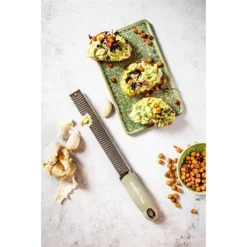 Microplane Zesteur Premium Classic Râpe Vert Sauge 7 Microplane Zesteur Premium Classic Râpe Vert Sauge -Pas Cher Cuire Joie Magasin 478030 3 1 Zesteur Premium Classic rape vert sauge Microplane