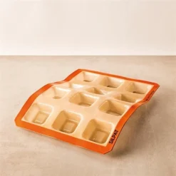 Plaque De 12 Empreintes Savarins Carrés 4 Plaque De 12 Empreintes Savarins Carrés -Pas Cher Cuire Joie Magasin 512226 1 2 Plaque de 12 empreintes savarins carres Silpat