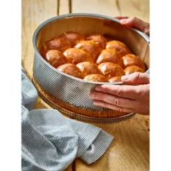 De Buyer Moule à Manqué Amovible En Inox Perforé 24 Cm Et Feuille De Cuisson Antiadhésive -Pas Cher Cuire Joie Magasin 571005 3 1 Moule a manque amovible en inox perfore 24 cm et feuille de cuisson antiadhesive De Buyer