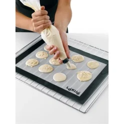 Lekue Tapis De Cuisson En Silicone Et Fibre De Verre 40 X 30 Cm -Pas Cher Cuire Joie Magasin 61056 3 2 Tapis de cuisson en silicone et fibre de verre 40 x 30 cm Lekue