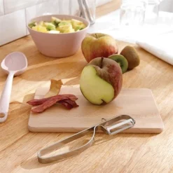 Lot 2 éplucheurs Inox Lame Droite Et Dentelée 8 Lot 2 éplucheurs Inox Lame Droite Et Dentelée -Pas Cher Cuire Joie Magasin 673909 3 1 Lot 2 eplucheurs inox lame droite et dentelee Mathon